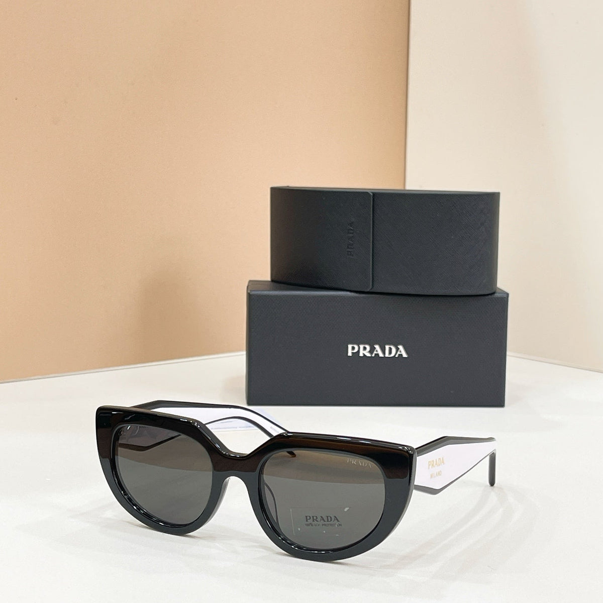 Prada PR D02SF Sunglasses
